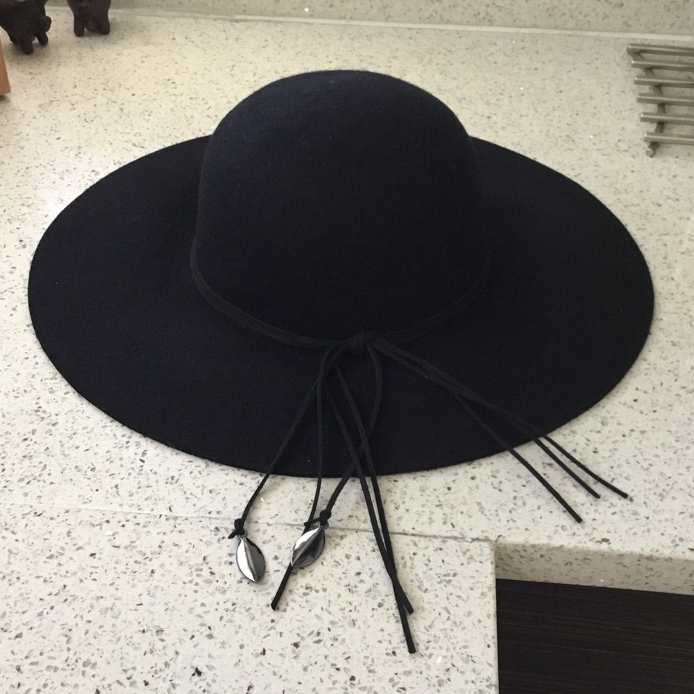 Balck Velvet Floppy Hat